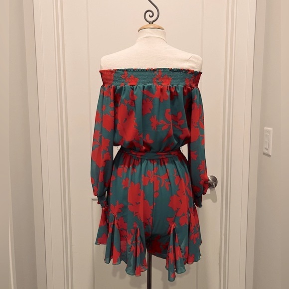 NWT Lilly’s Kloset Off the Shoulder Frills Romper - Picture 6 of 11